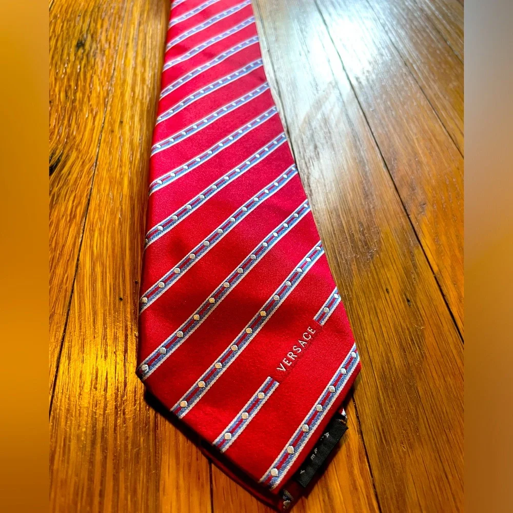 Versace Necktie Red 100% Silk - Picture 5 of 7